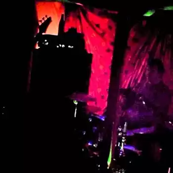 Good news everyone. Für alle die die am 22.2 unseren ausverkauften Bandgeburtstagsgig verpasst haben, gibts es jetzt den mit unzähligen HD-Kameras gefilmten Livemitschnitt auf Youp... Youtube: https://www.youtube.com/watch?v=R35GWP5fBOE